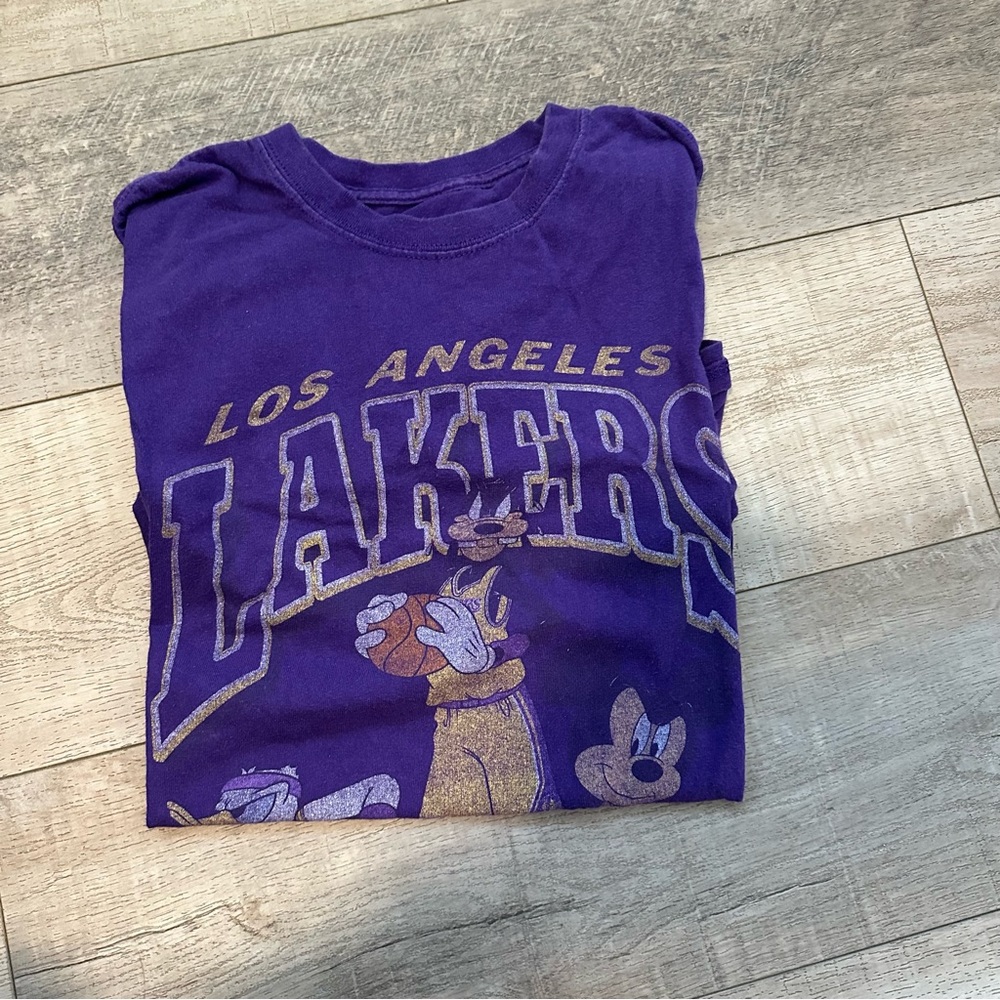 Lakers graphic tee